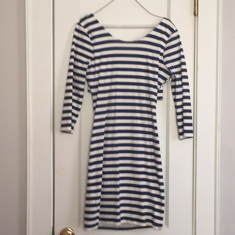 Billabong back cut out dress